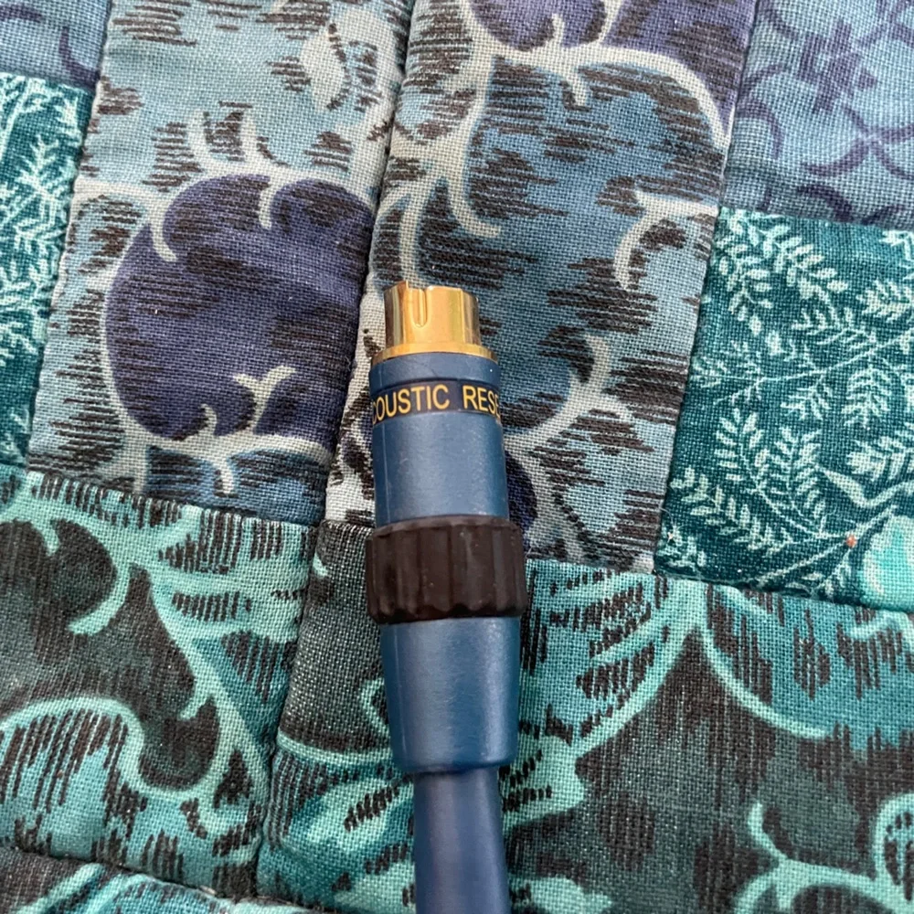 Acoustic Research theis blue